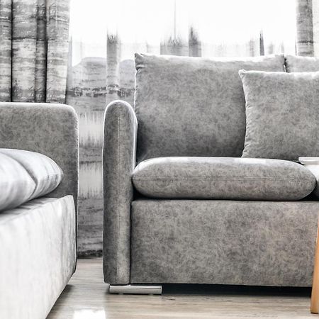 Miku Apartment-Modernly Designed Downtown Тирана Екстериор снимка
