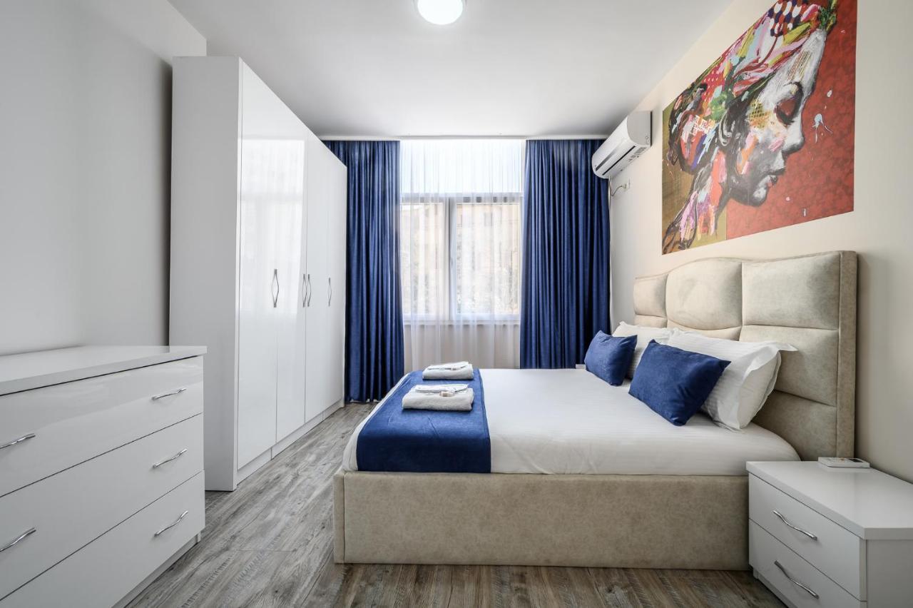 Miku Apartment-Modernly Designed Downtown Тирана Екстериор снимка