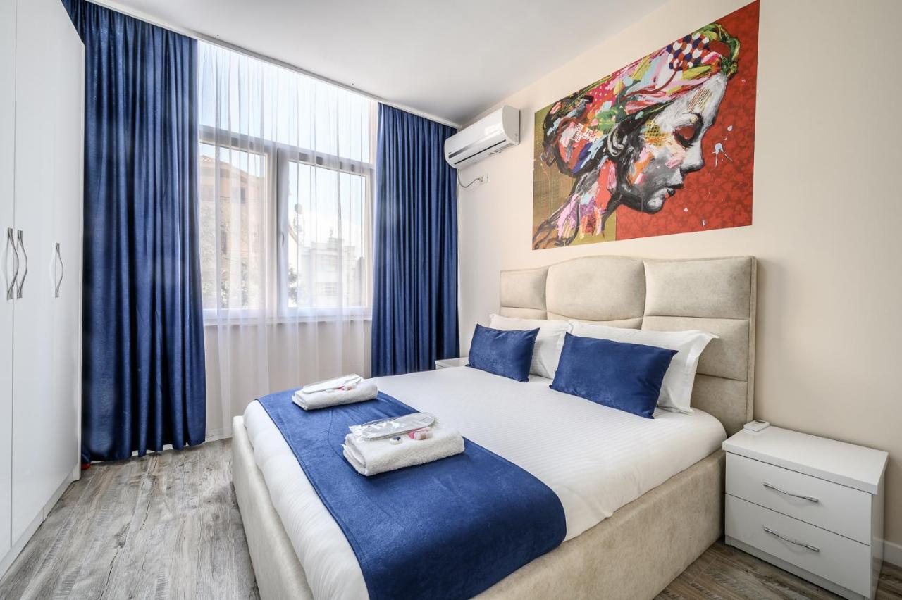 Miku Apartment-Modernly Designed Downtown Тирана Екстериор снимка