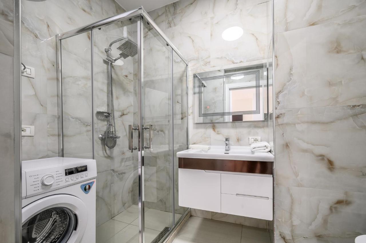 Miku Apartment-Modernly Designed Downtown Тирана Екстериор снимка