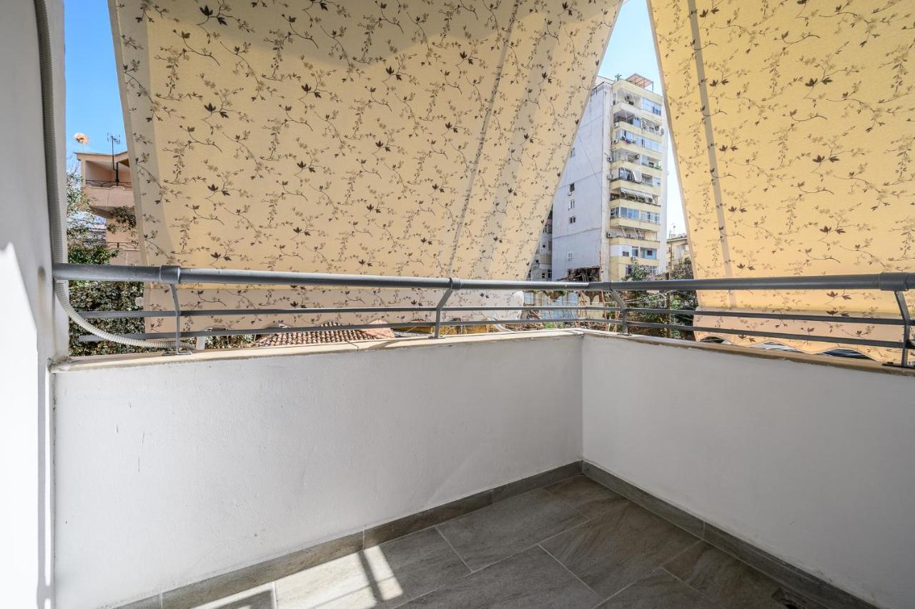 Miku Apartment-Modernly Designed Downtown Тирана Екстериор снимка