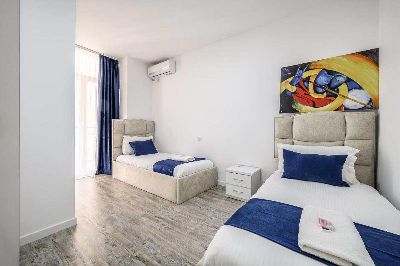 Miku Apartment-Modernly Designed Downtown Тирана Екстериор снимка