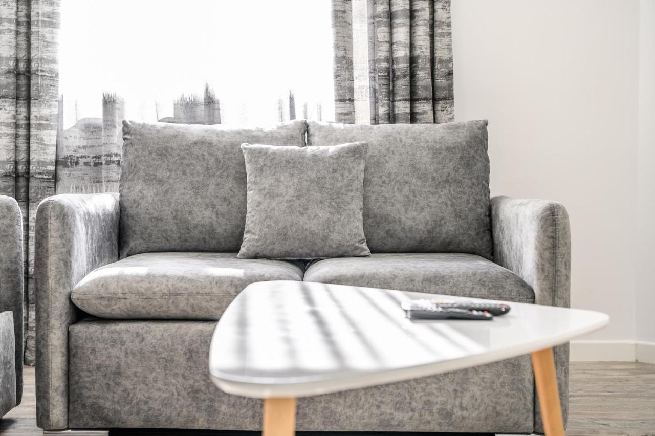 Miku Apartment-Modernly Designed Downtown Тирана Екстериор снимка