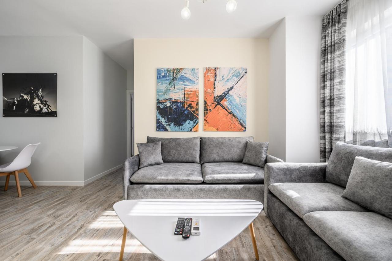 Miku Apartment-Modernly Designed Downtown Тирана Екстериор снимка