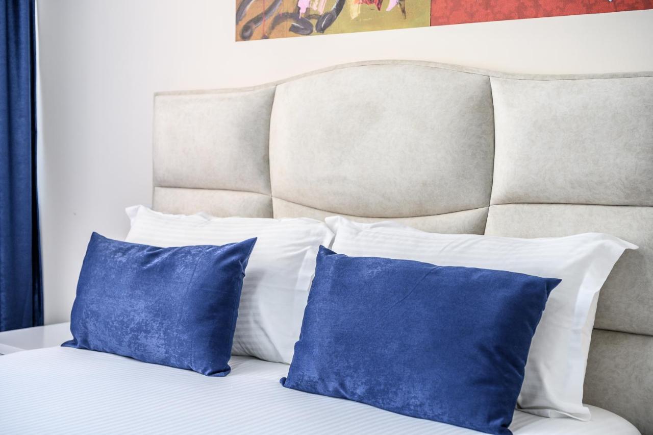 Miku Apartment-Modernly Designed Downtown Тирана Екстериор снимка